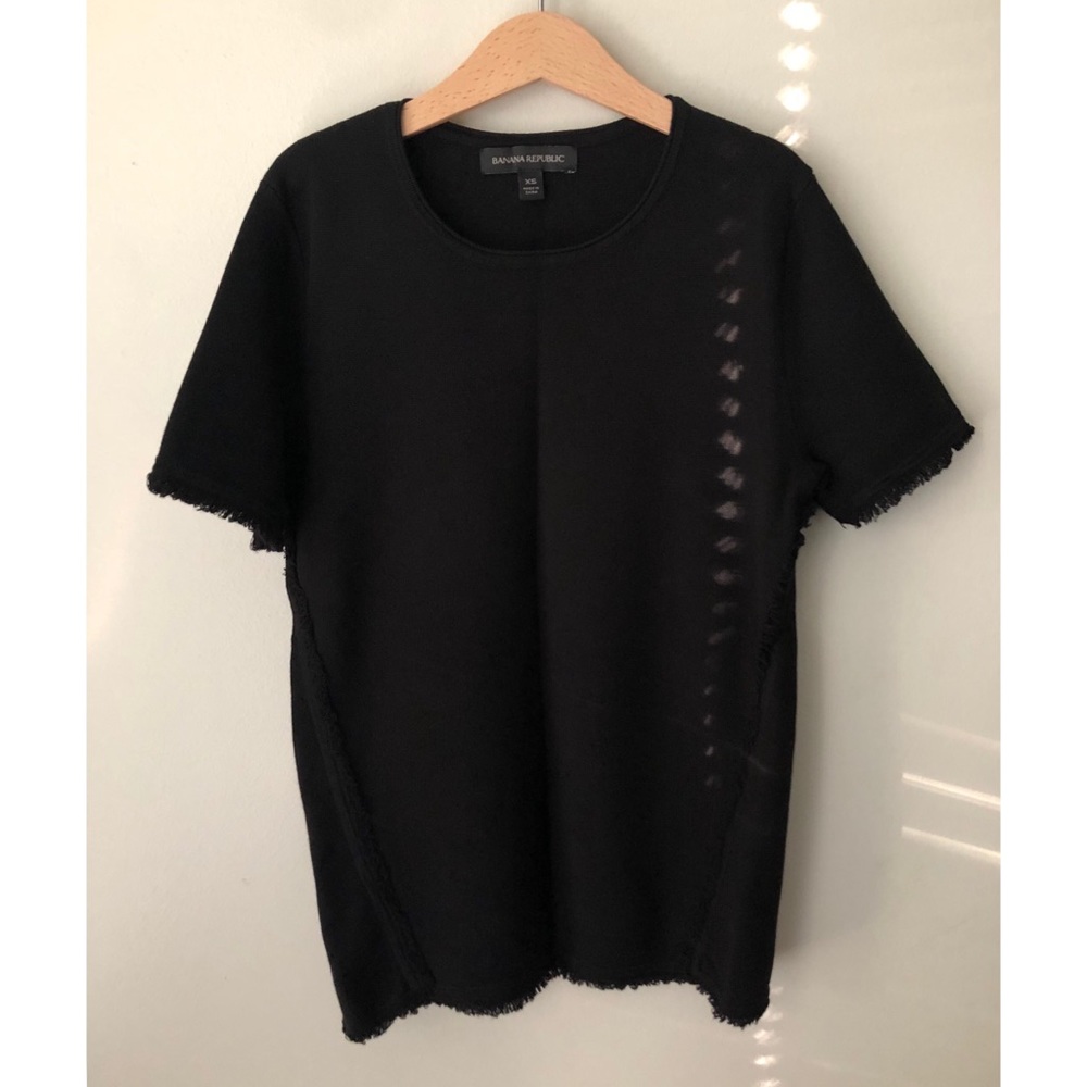Banana Republic • XS • Short Sleeve Sweater Fringe Accent Black